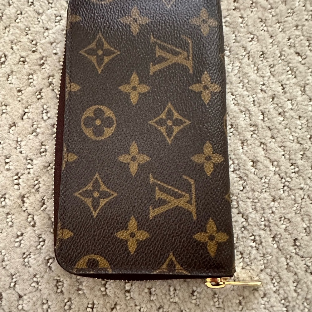 Louis Vuitton compact zippy wallet